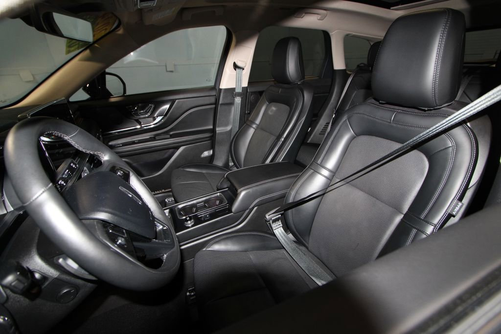 Used 2024 Lincoln Corsair Grand Touring w/ Equipment Group 301A image 4