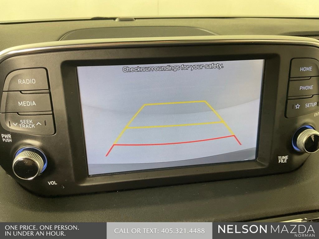 Used 2020 Hyundai Santa Fe SE image 31
