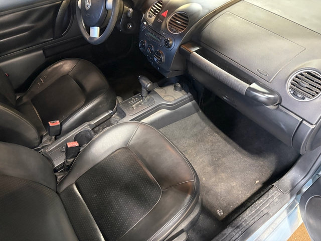Used 2010 Volkswagen Beetle Coupe FWD image 16