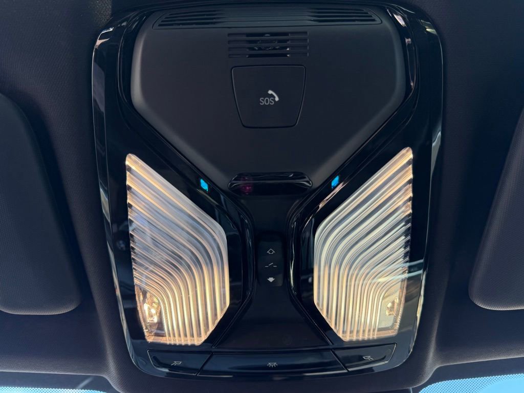 Used 2025 BMW X5 xDrive50e image 28