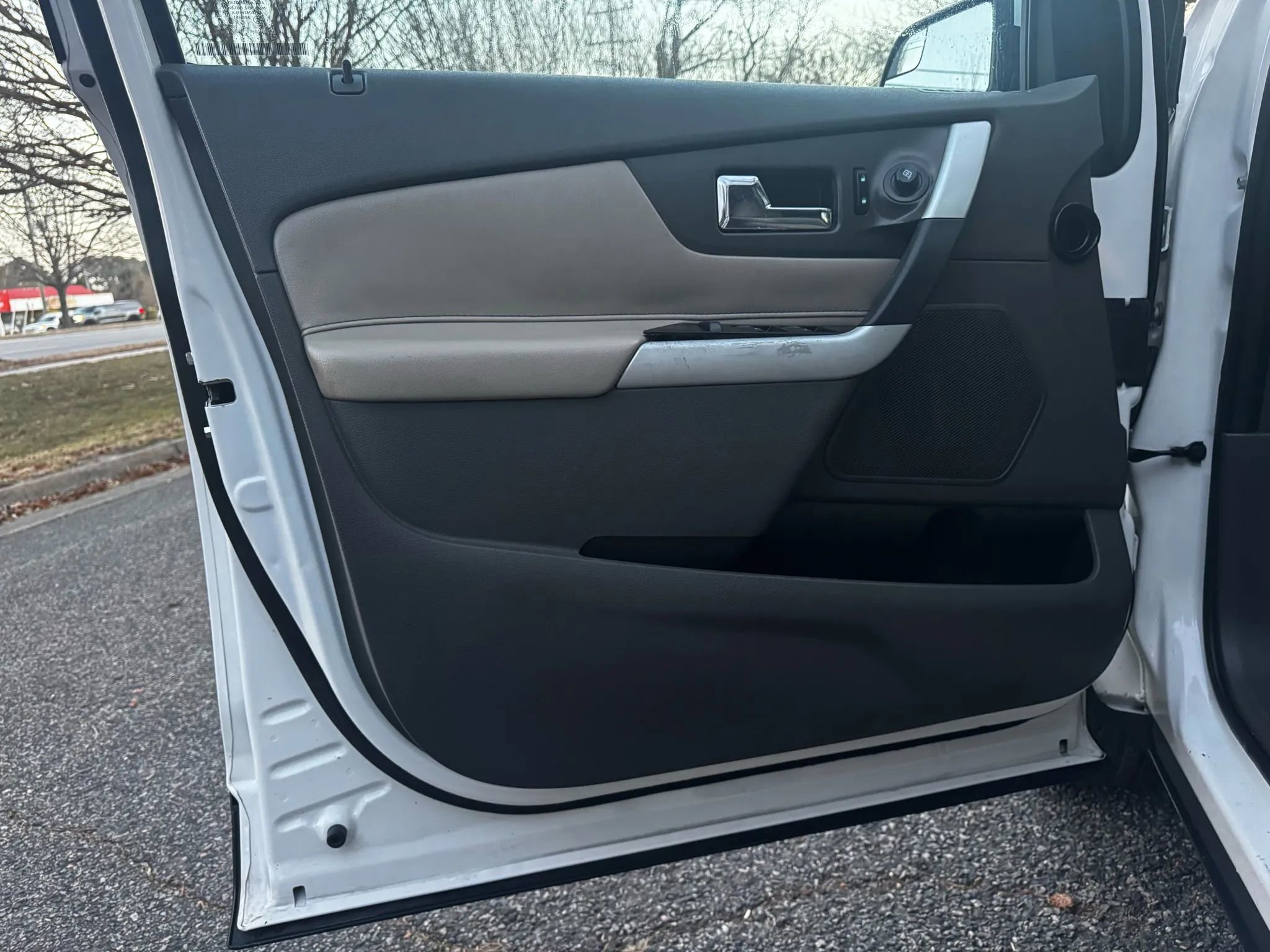 Used 2011 Ford Edge SEL w/ 202A Rapid Spec Order Code image 8