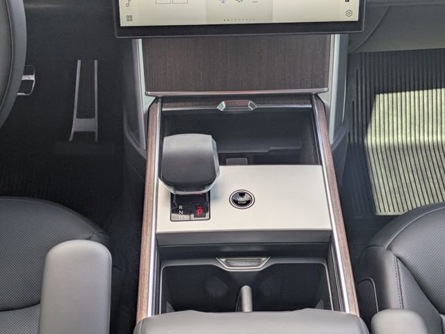 Certified 2025 Land Rover Range Rover SE image 21