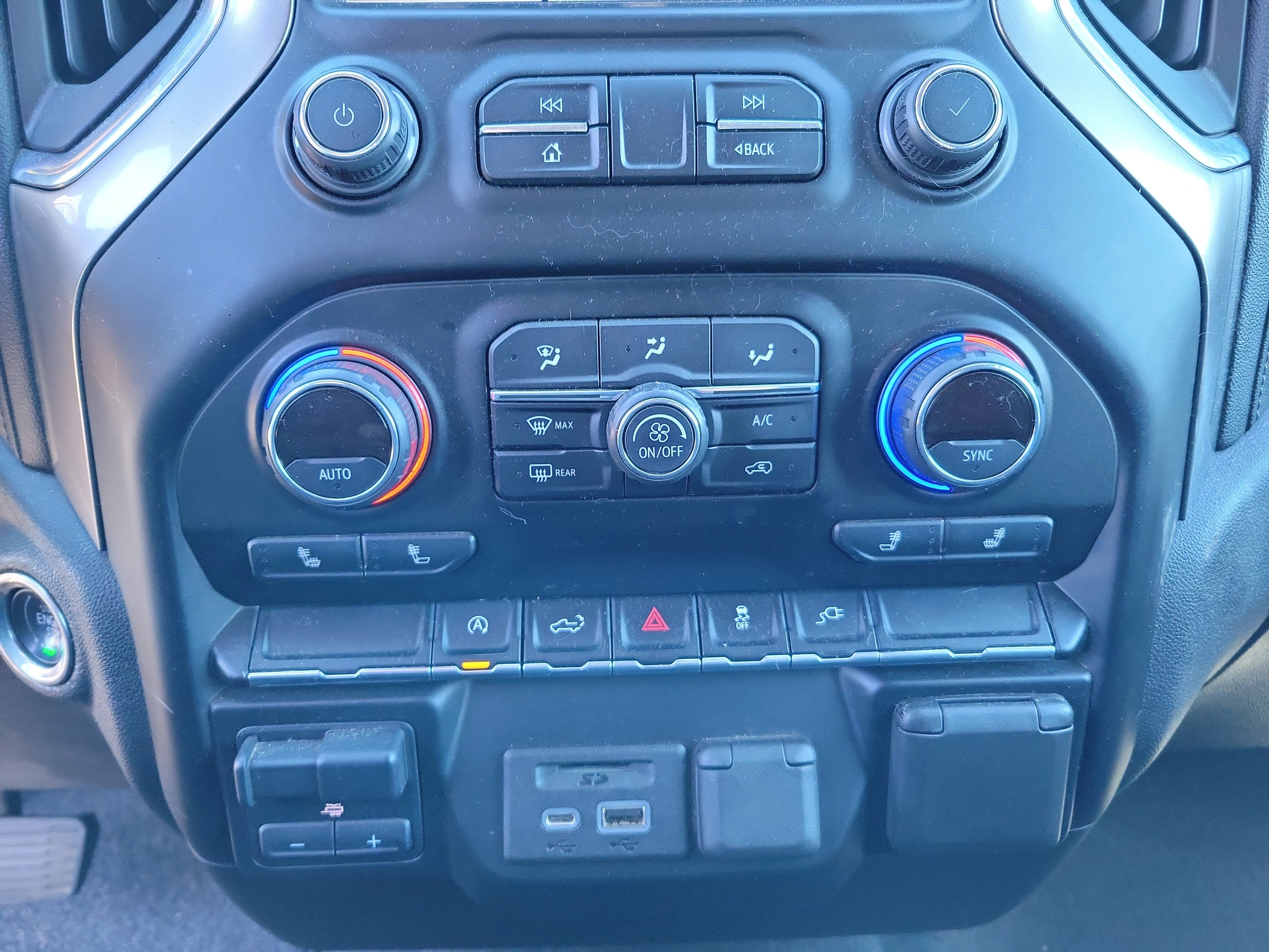 Used 2021 Chevrolet Silverado 1500 LT w/ Convenience Package II image 12