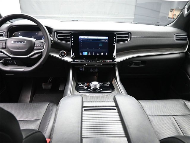 Used 2023 Jeep Wagoneer L Series II image 9