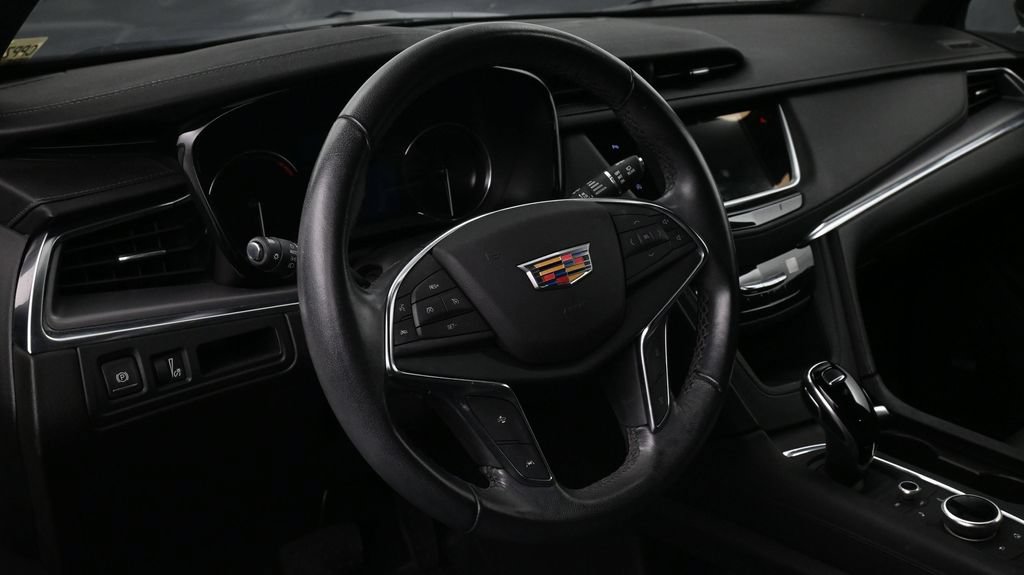 Certified 2023 Cadillac XT5 Luxury FWD image 9