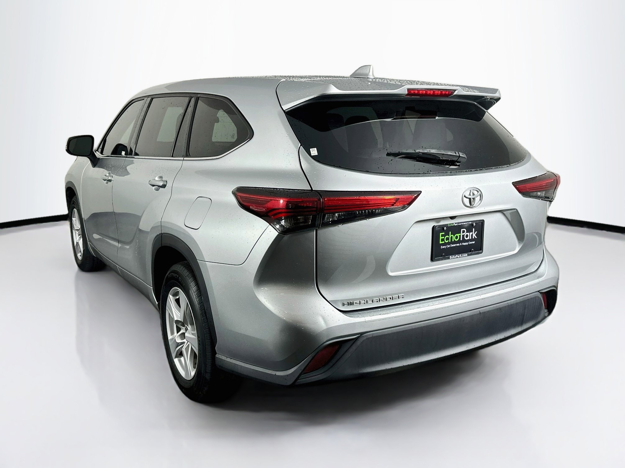 Used 2020 Toyota Highlander L FWD image 5