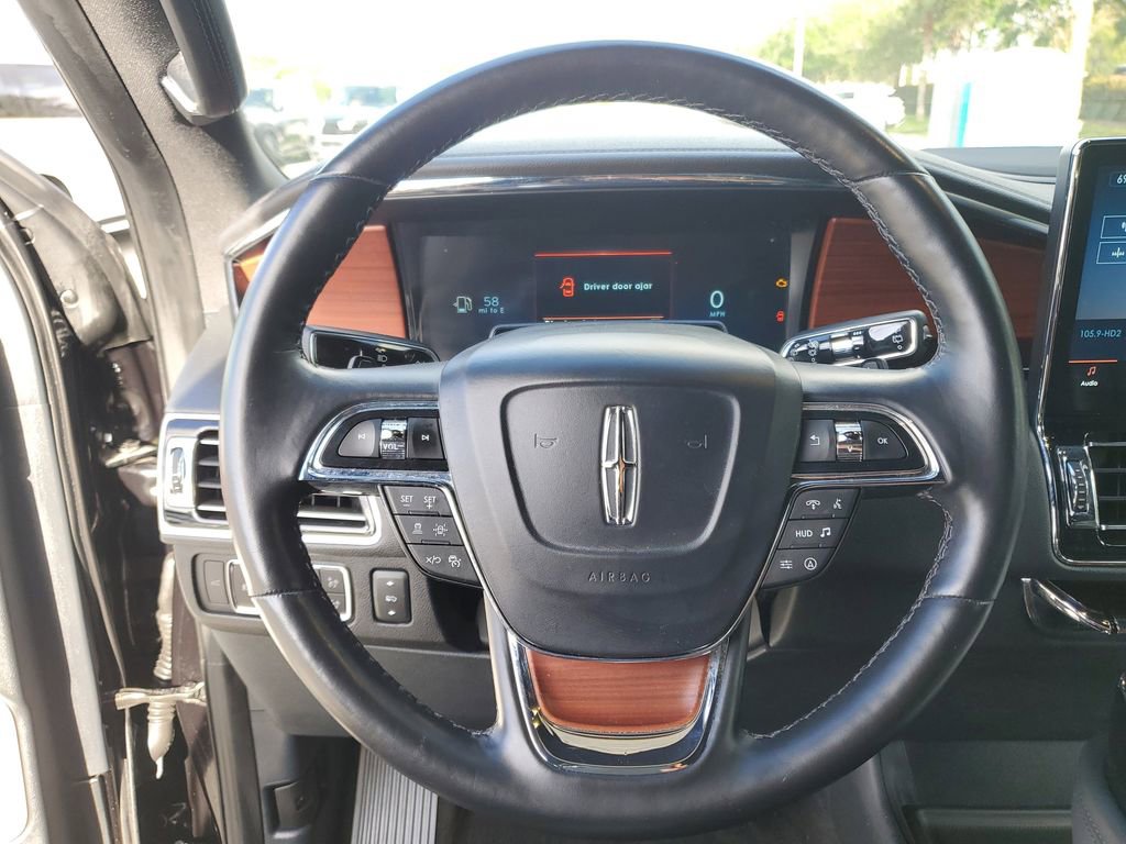 Used 2022 Lincoln Navigator Reserve AWD/4WD image 23