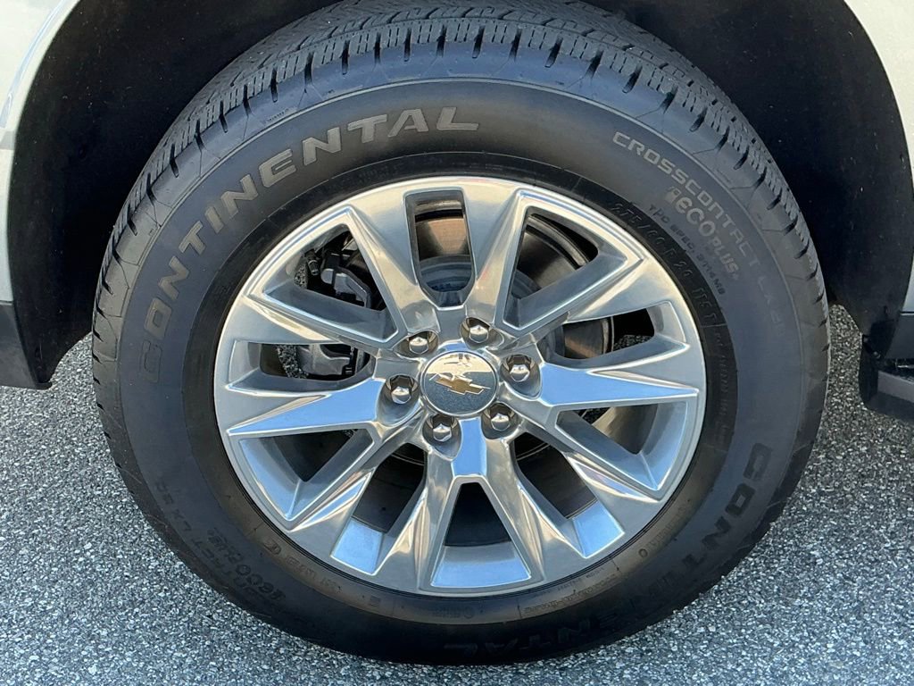 Used 2025 Chevrolet Suburban Premier image 14