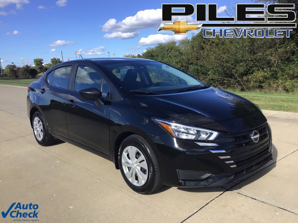 Used 2025 Nissan Versa S w/ Trunk Package