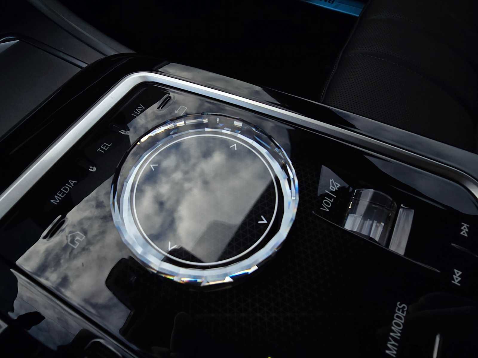 New 2025 BMW i7 xDrive60 image 32