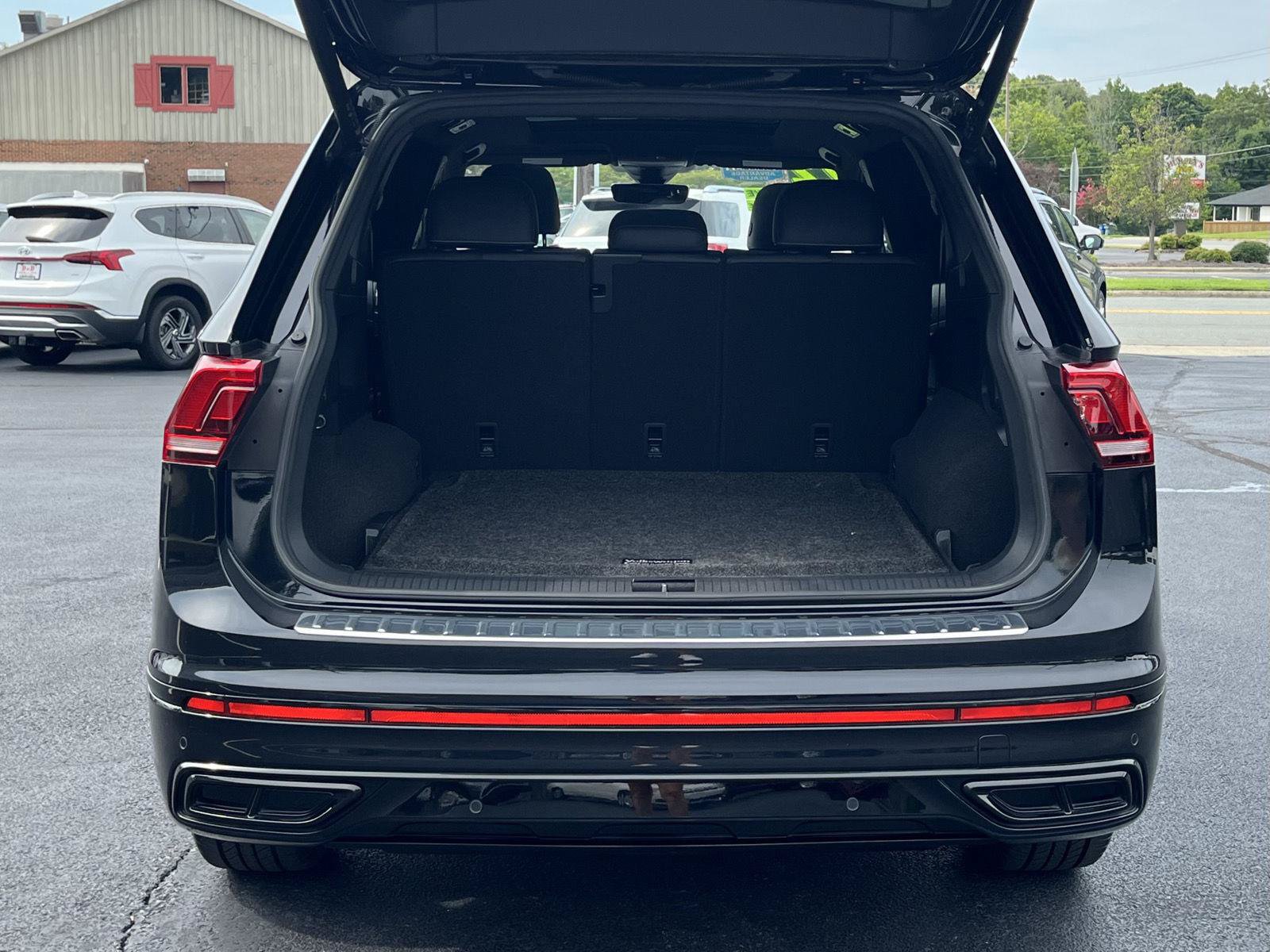 Used 2022 Volkswagen Tiguan SE R-Line AWD/4WD image 21