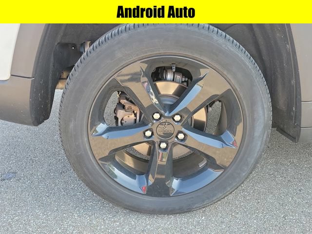 Used 2024 Jeep Grand Cherokee Altitude AWD/4WD image 7