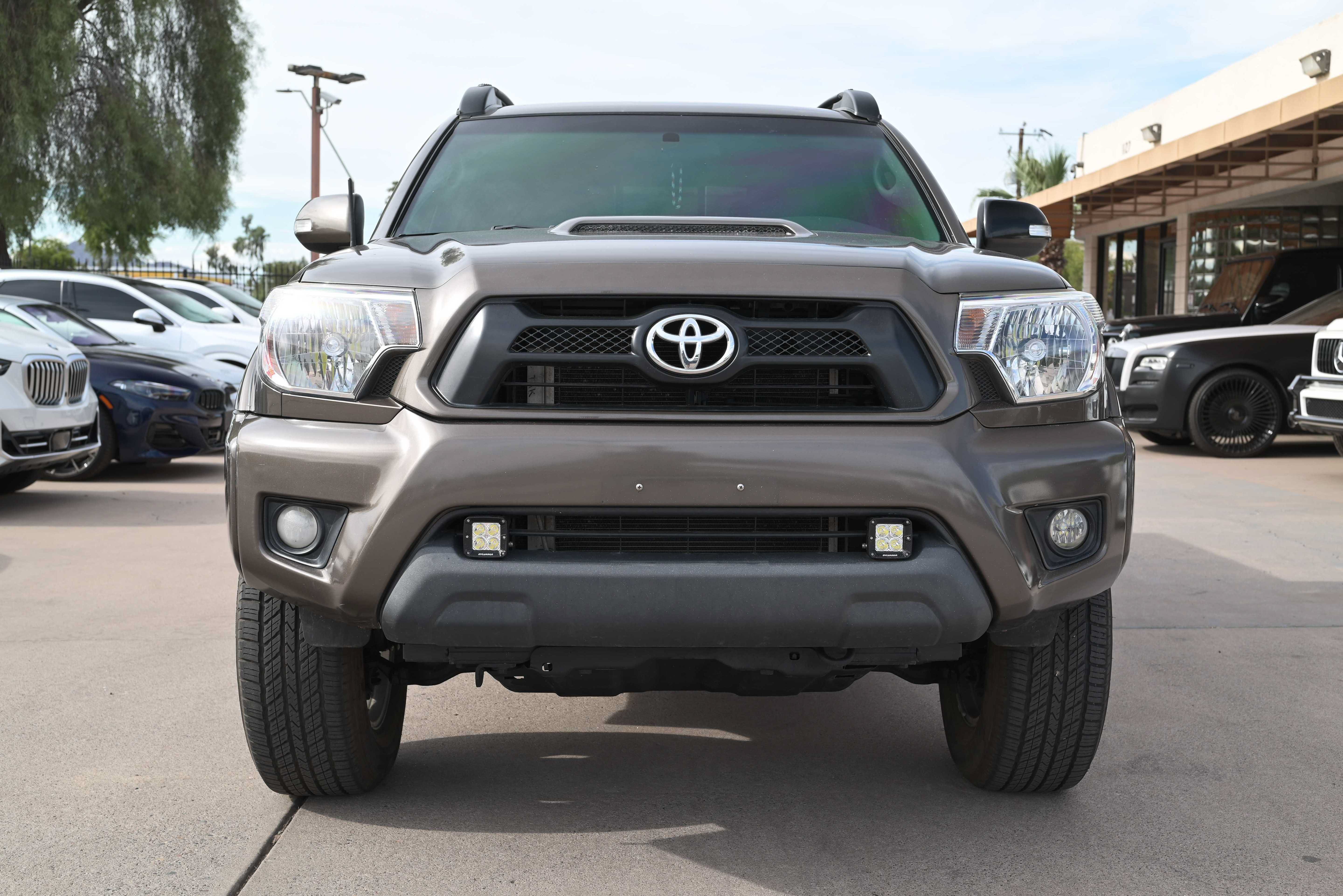 Used 2014 Toyota Tacoma 4x4 Double Cab w/ TRD Sport Package image 2