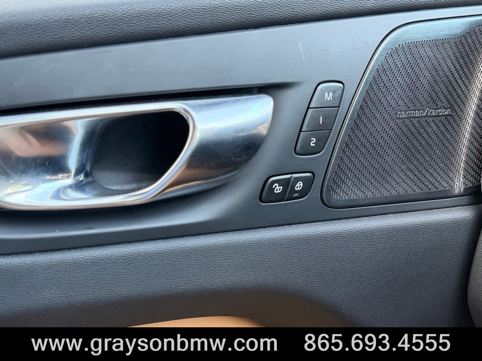 Used 2023 Volvo XC60 B5 Ultimate w/ Protection Package Premier FWD image 20