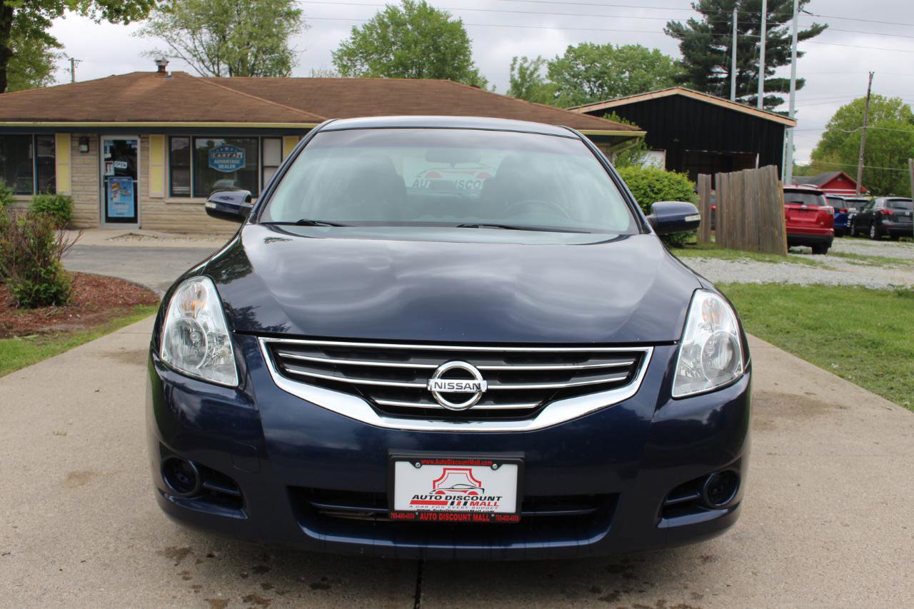 Used 2011 Nissan Altima 3.5 SR FWD image 3