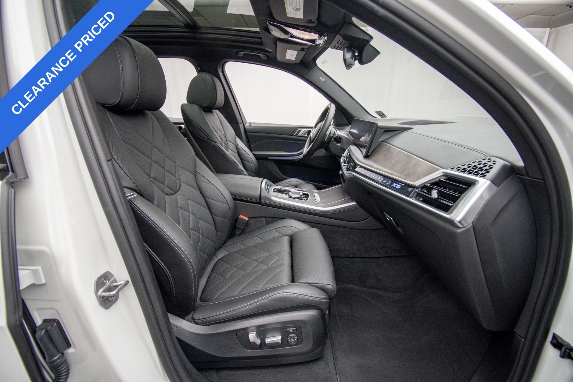 Used 2024 BMW X5 xDrive40i w/ M Sport Package AWD/4WD image 14