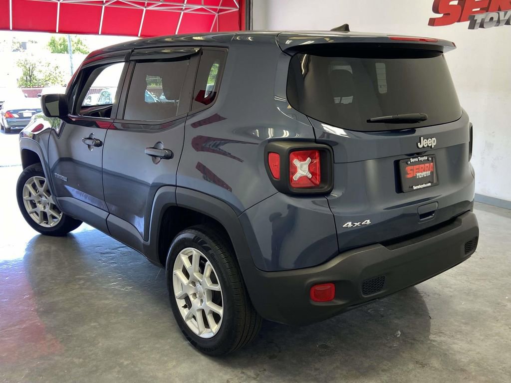 Used 2023 Jeep Renegade Latitude AWD/4WD image 5