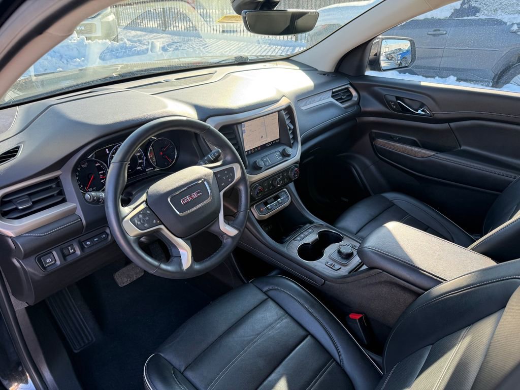 Used 2023 GMC Acadia Denali w/ Black Diamond Edition image 10
