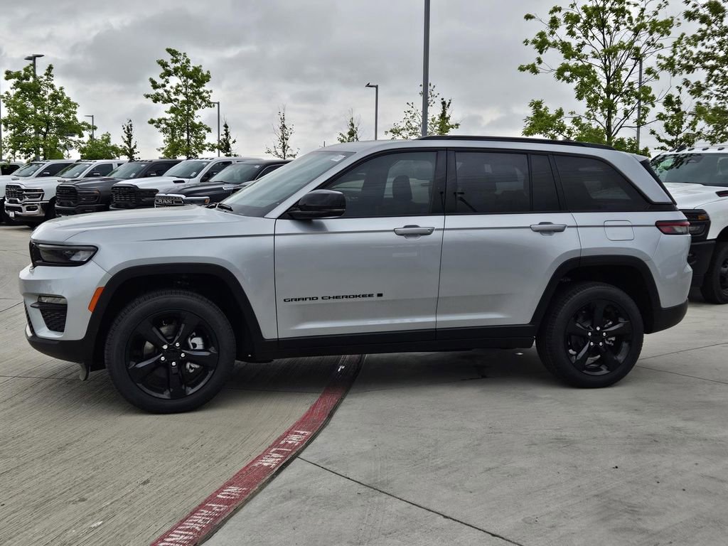 New 2025 Jeep Grand Cherokee Limited w/ Black Appearance Package RWD image 2