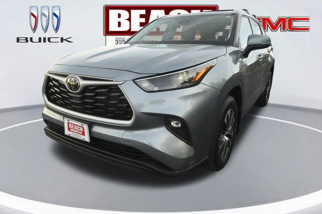 Used 2022 Toyota Highlander XLE image 7