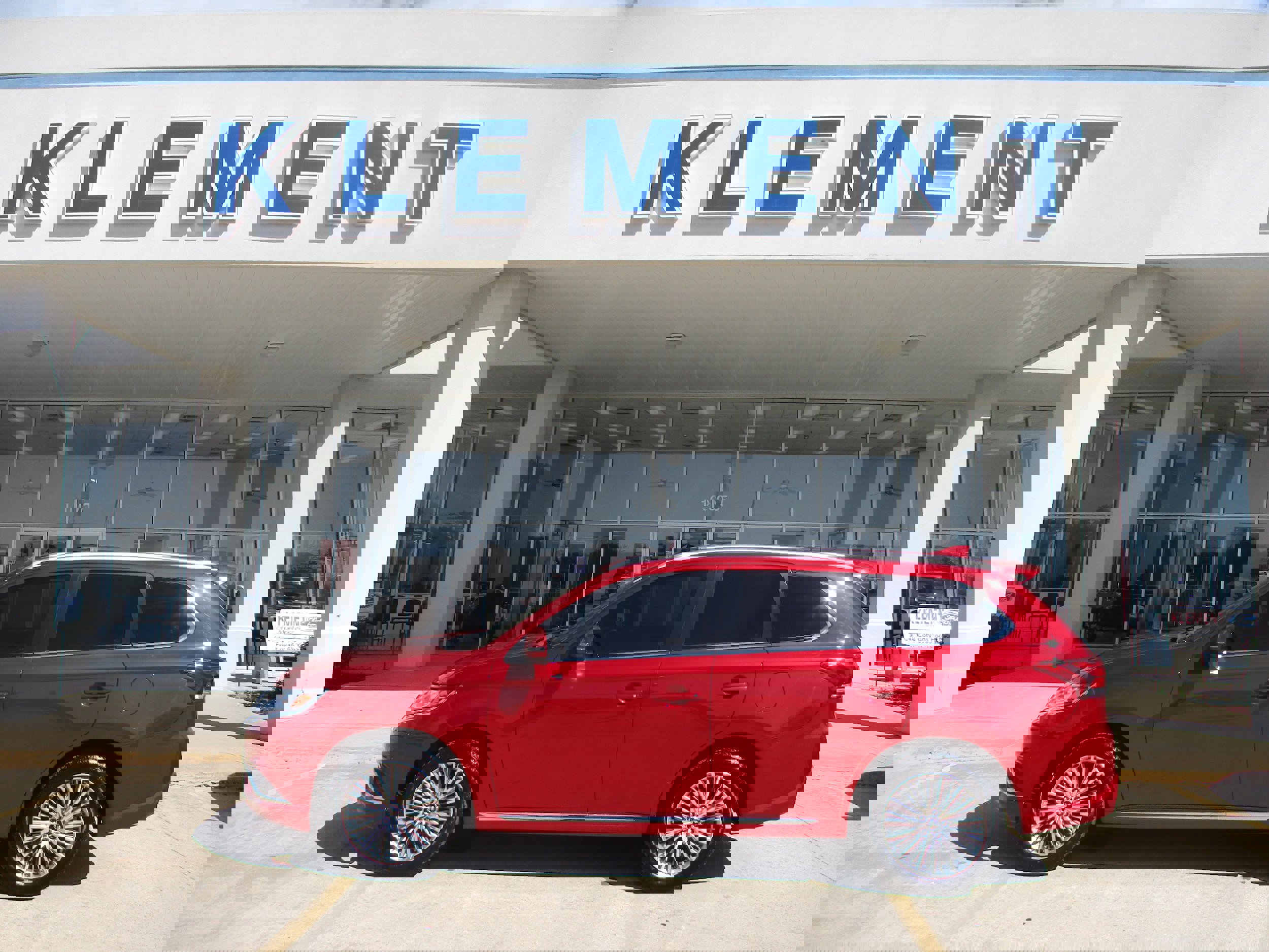 Used 2020 Mitsubishi Outlander SEL image 1