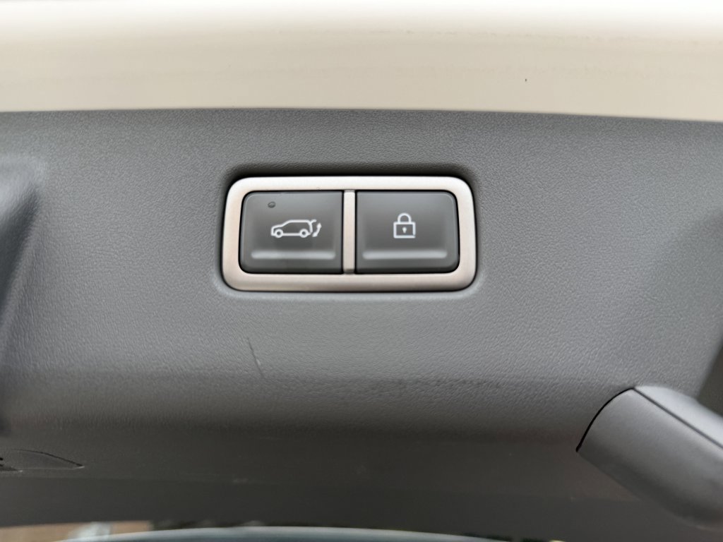 Used 2026 Kia EV9 Wind image 40