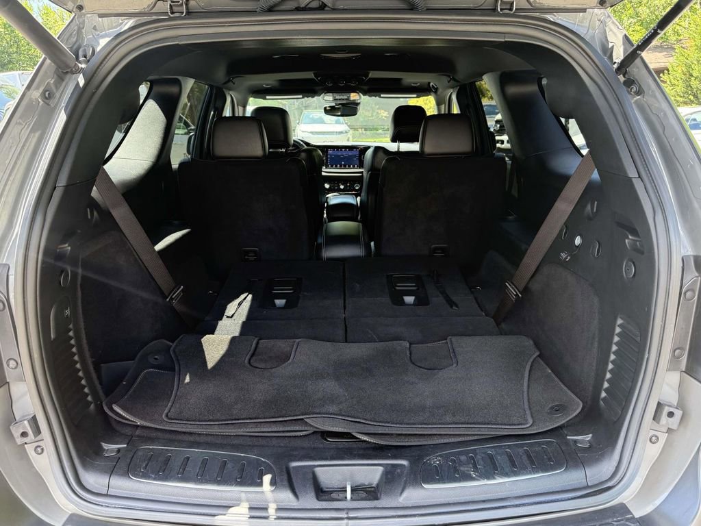 Used 2022 Dodge Durango SRT w/ Technology Group AWD/4WD image 11