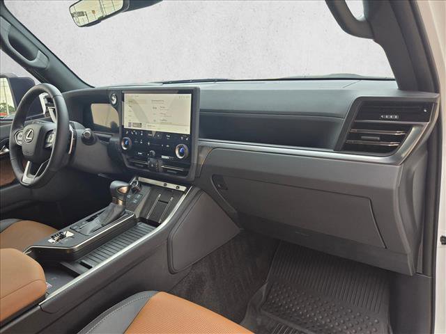 Used 2024 Lexus GX 550 w/ Accessory Package (Z1) AWD/4WD image 22