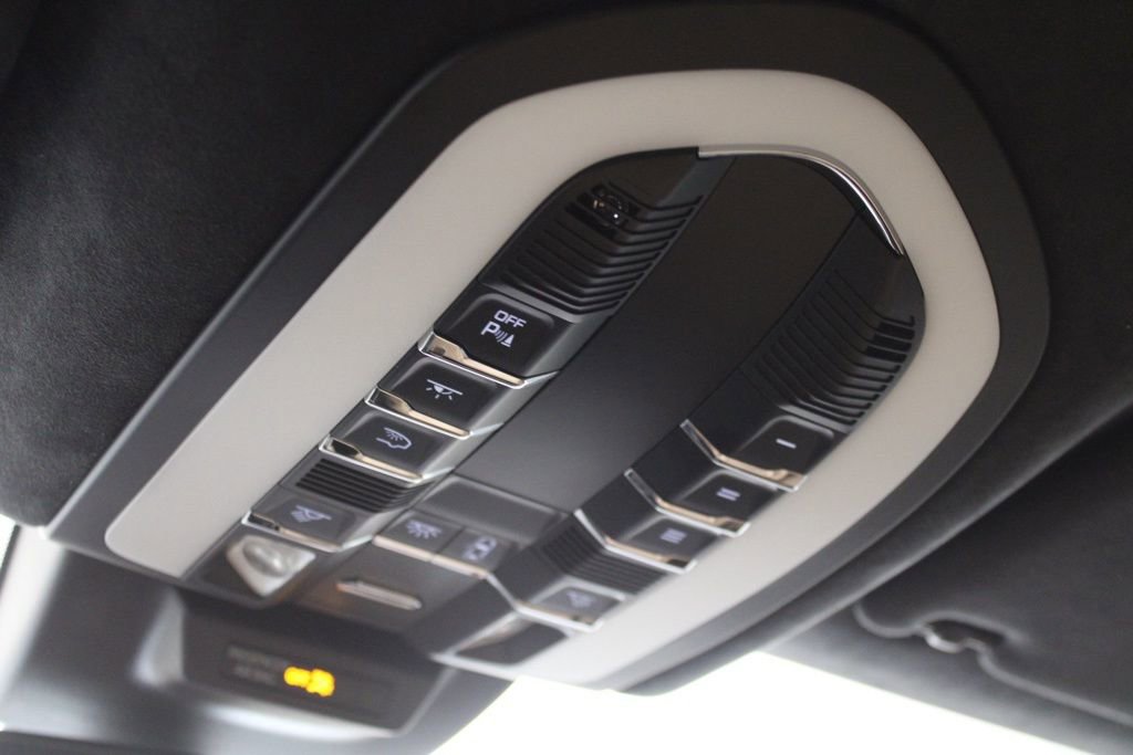 Used 2020 Porsche Macan GTS image 26