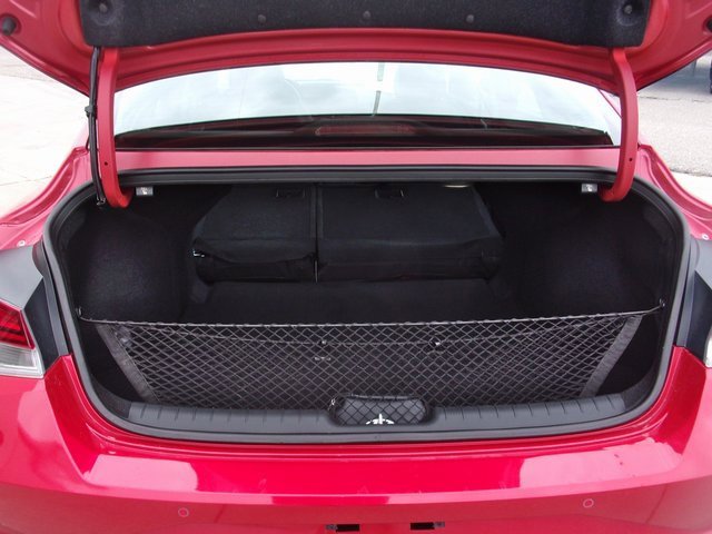 Used 2023 Hyundai Elantra Limited image 30