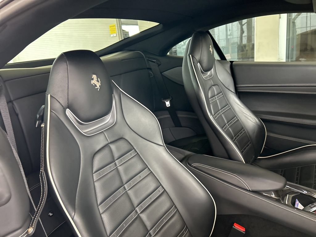 Used 2019 Ferrari Portofino RWD image 36