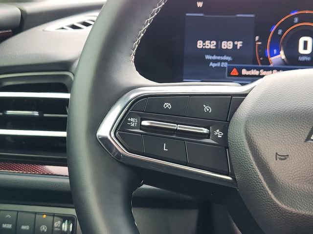 Used 2025 Chevrolet Traverse Z71 AWD/4WD image 28