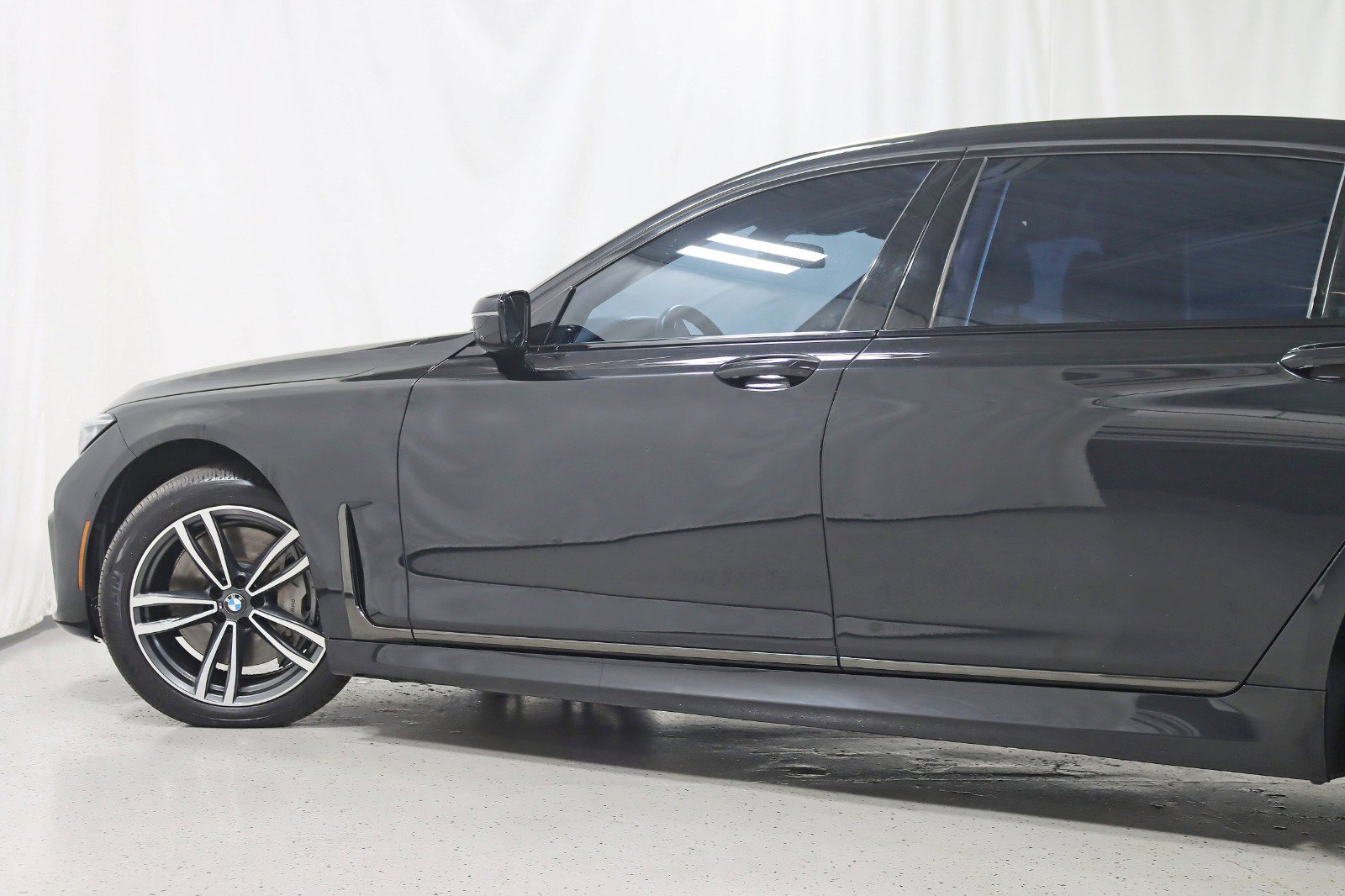 Used 2020 BMW 750i xDrive w/ Executive Package AWD/4WD image 11