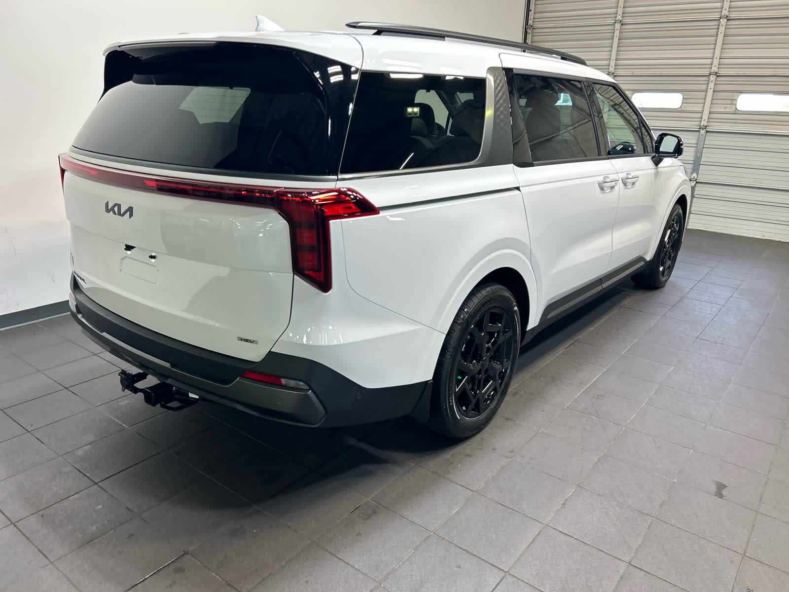 Used 2026 Kia Carnival SX FWD image 3