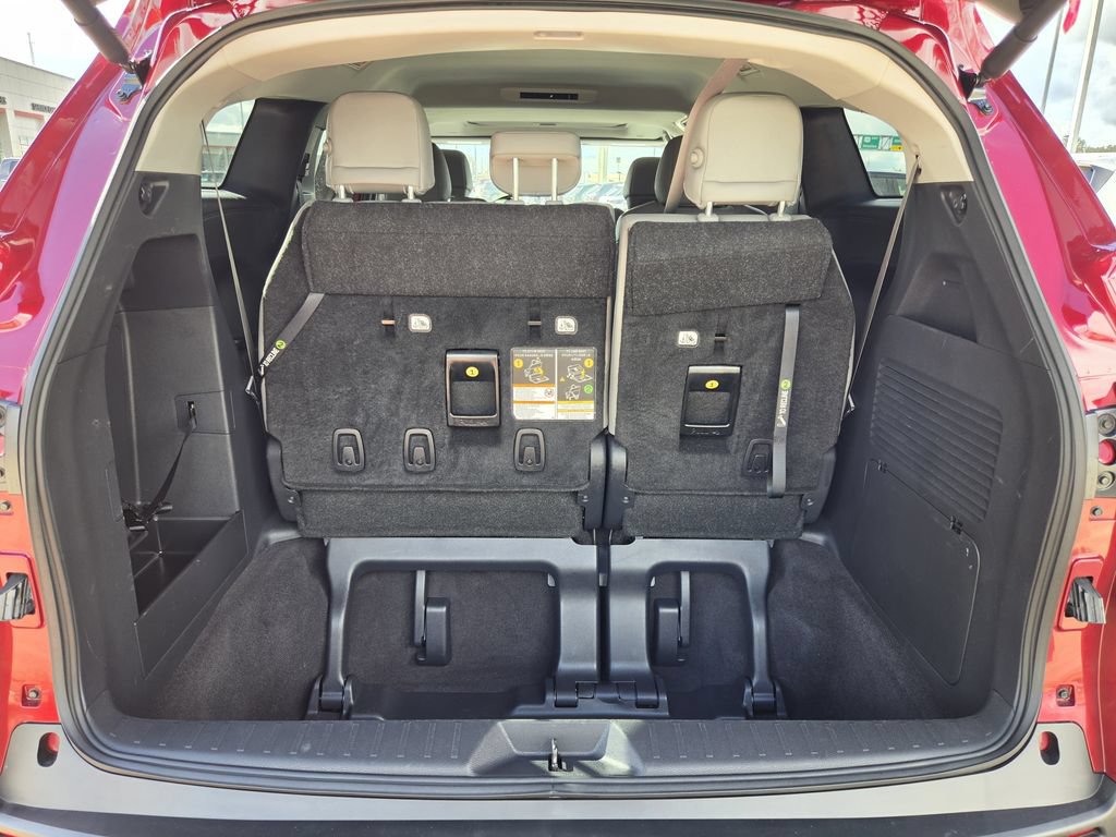 Used 2025 Toyota Sienna XLE FWD image 29