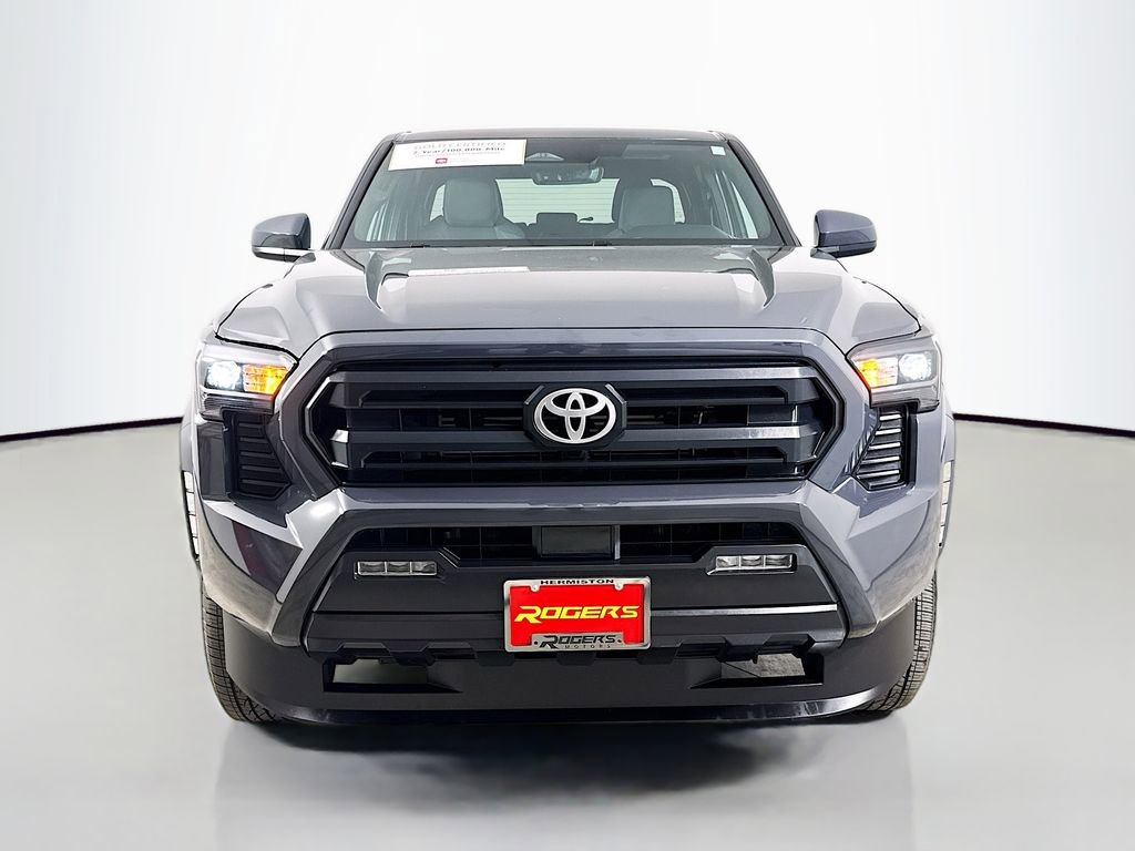 Certified 2024 Toyota Tacoma SR5 AWD/4WD image 2
