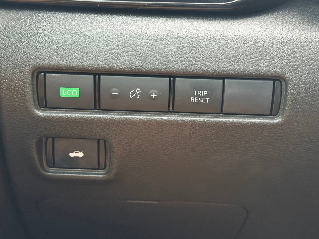 Certified 2024 Nissan Sentra SV w/ SV Premium Package FWD image 21