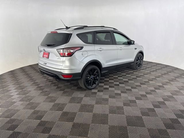 Used 2018 Ford Escape SE w/ SE Sport Appearance Package FWD image 8