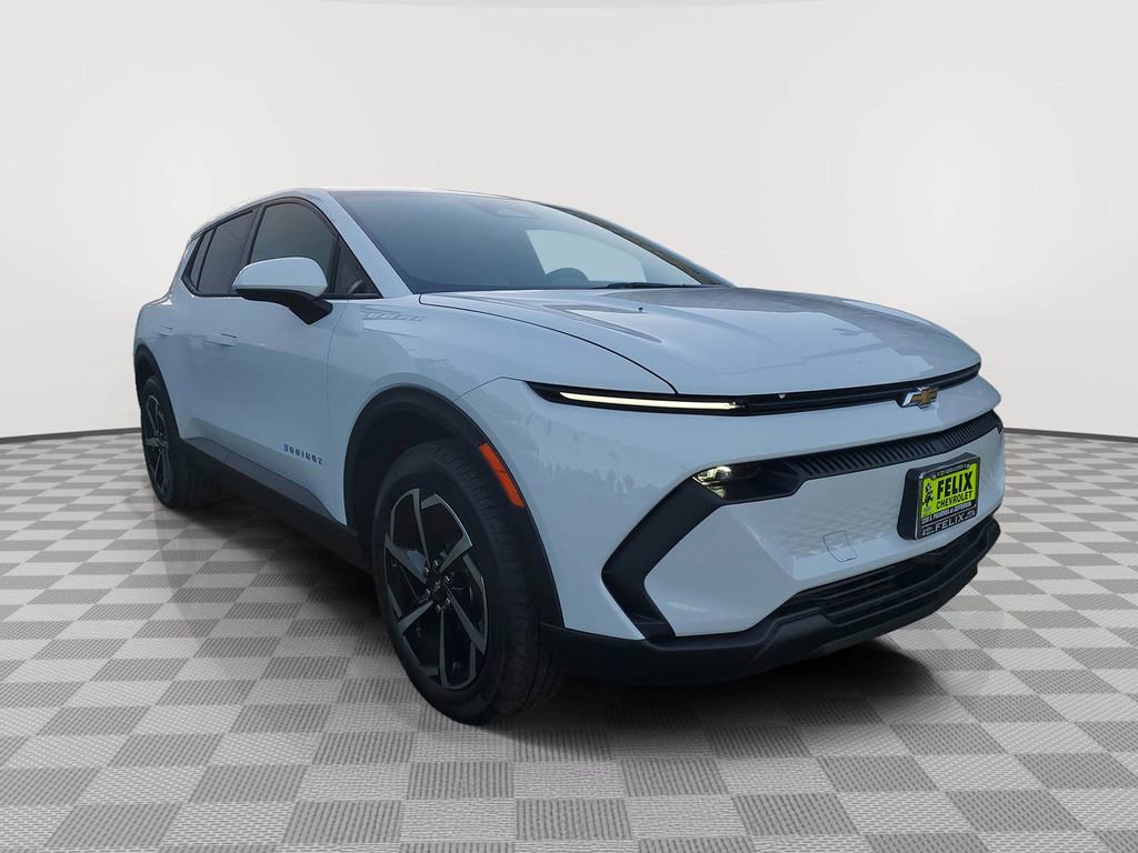 New 2026 Chevrolet Equinox EV LT image 2
