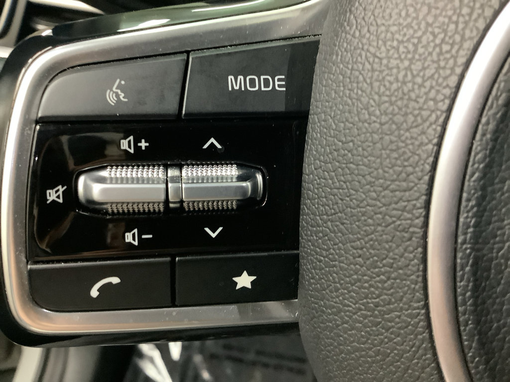 Used 2024 Kia Sorento EX w/ Panoramic Sunroof Package image 16