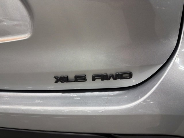 Certified 2024 Toyota Highlander XLE image 64