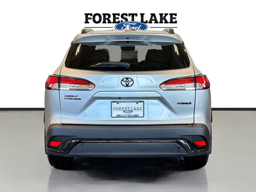 Used 2024 Toyota Corolla Cross SE image 6