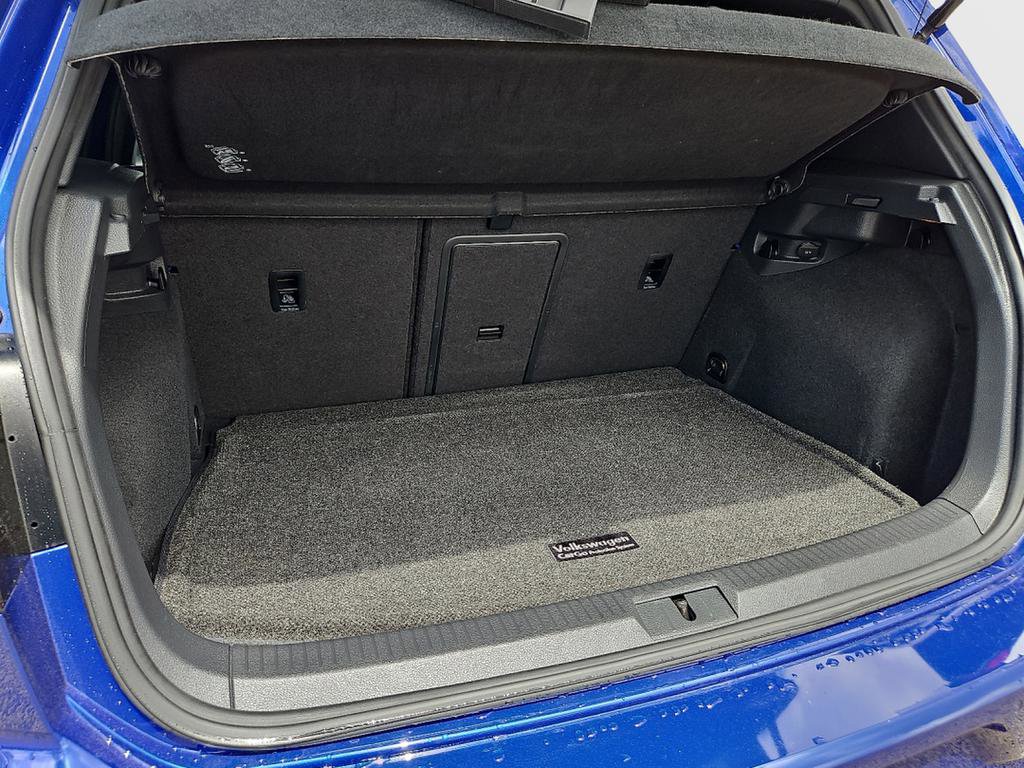 Used 2018 Volkswagen Golf R 4-Door AWD/4WD image 7