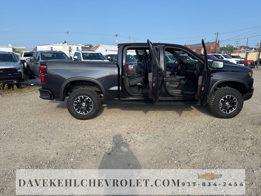 Used 2023 Chevrolet Silverado 1500 ZR2 image 37