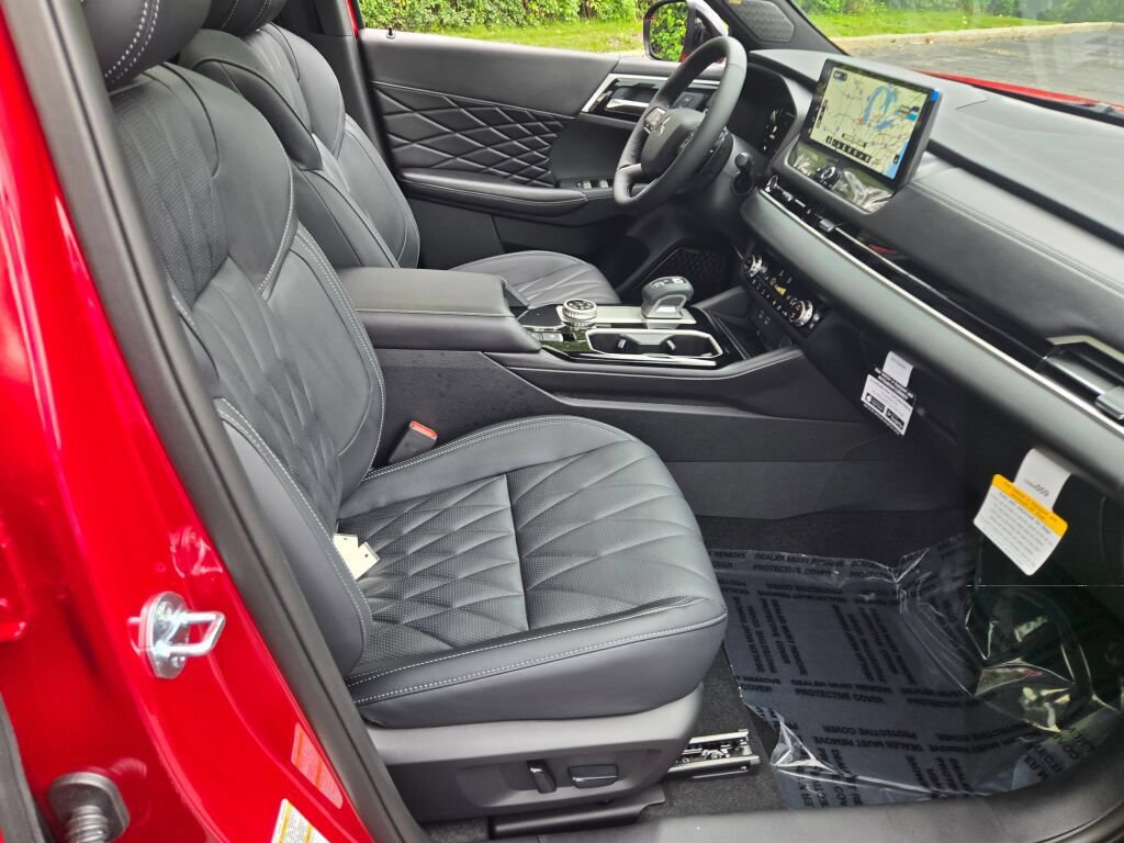 New 2026 Mitsubishi Outlander SEL Black Edition AWD/4WD image 4