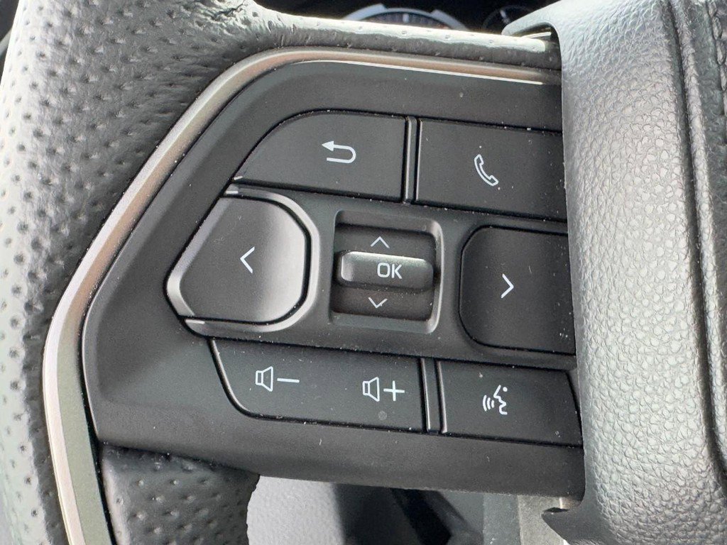 Used 2025 Toyota Sequoia 4WD image 17