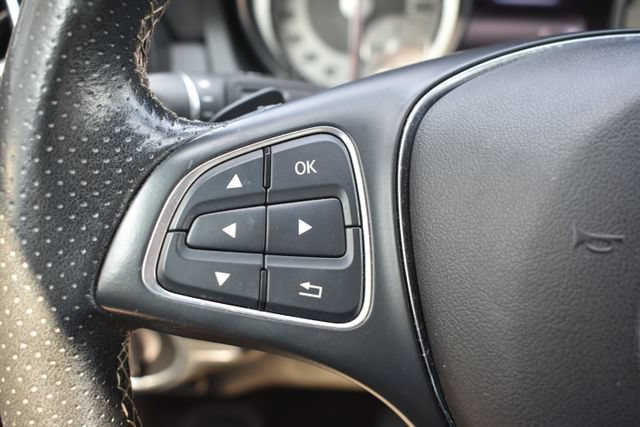 Used 2017 Mercedes-Benz GLA 250 4MATIC image 24