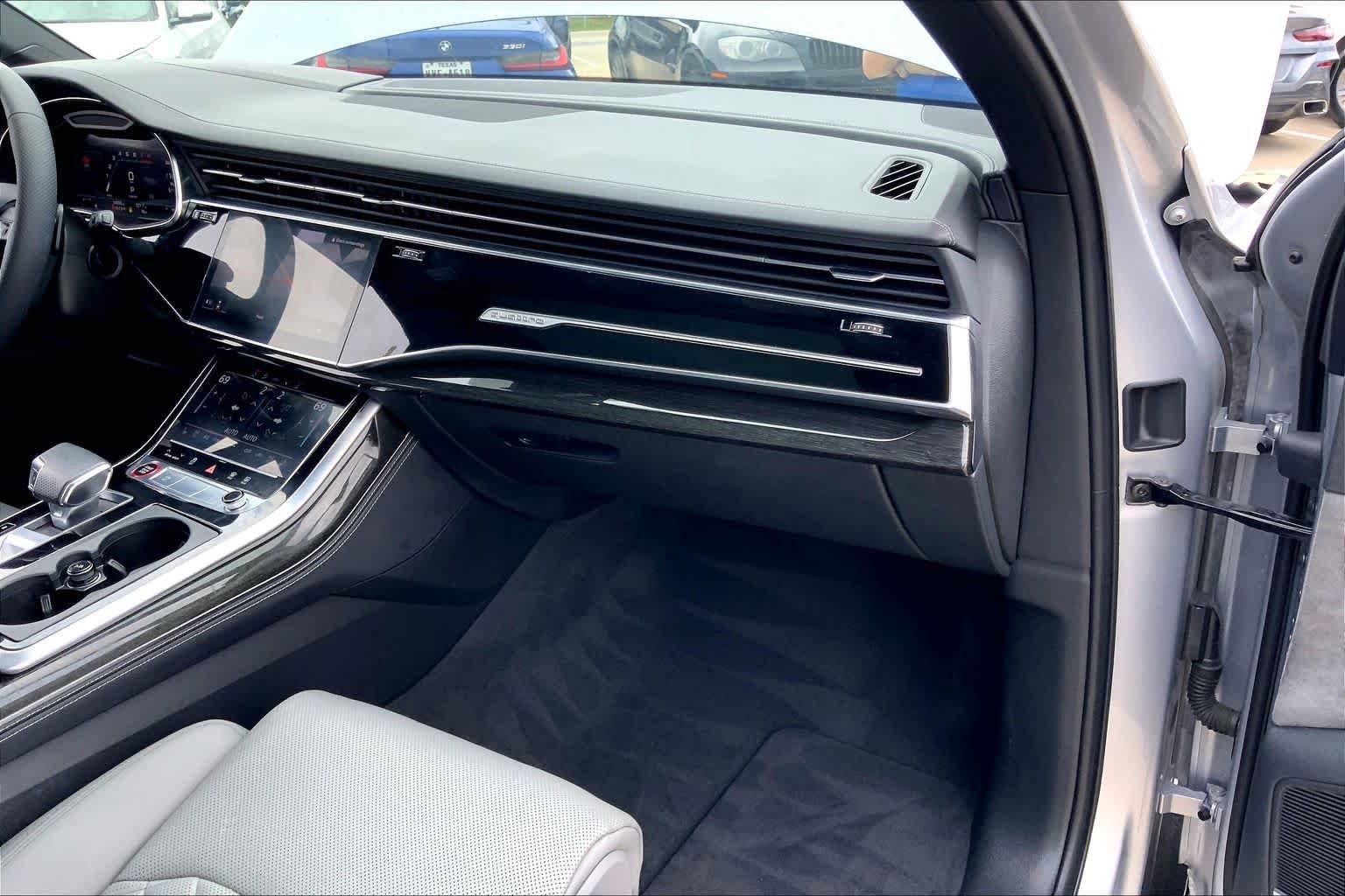 Used 2021 Audi SQ7 Prestige AWD/4WD image 18