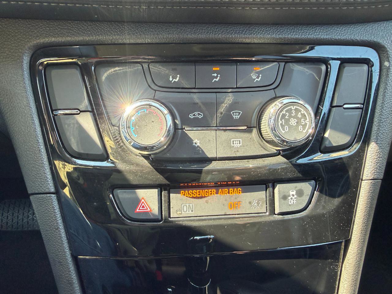 Used 2020 Buick Encore Preferred FWD image 47