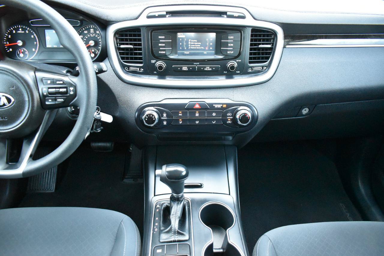 Used 2016 Kia Sorento FWD image 19